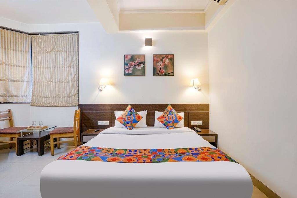 מלון פונה Gandharva Residency Swargate מראה חיצוני תמונה
