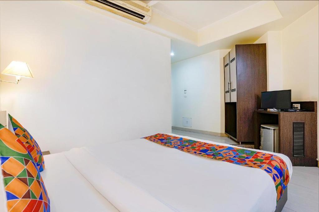 מלון פונה Gandharva Residency Swargate מראה חיצוני תמונה